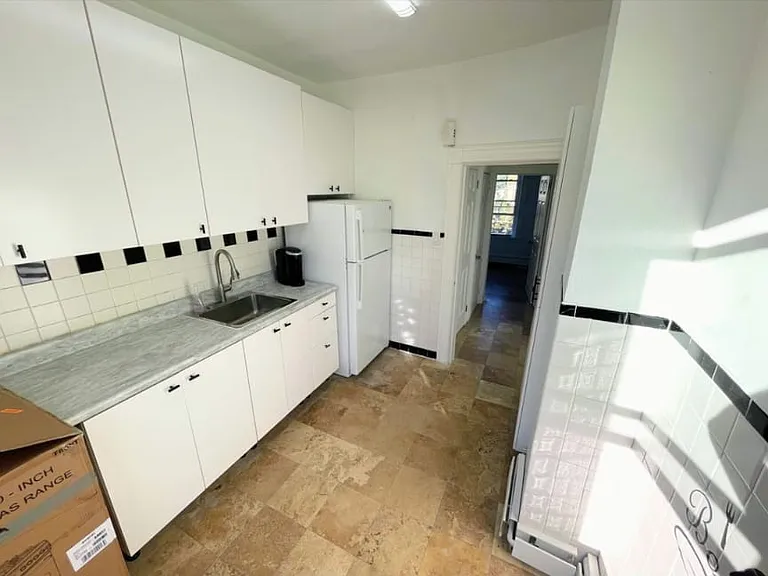 532 Fern Ave #2 — Photo 3