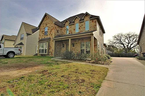 104 Richards St Photo 1