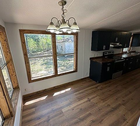 3rd image of 169 Red Cedar Ln