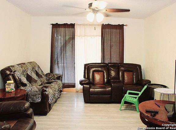 4th image of 9614 Bear Creek Dr