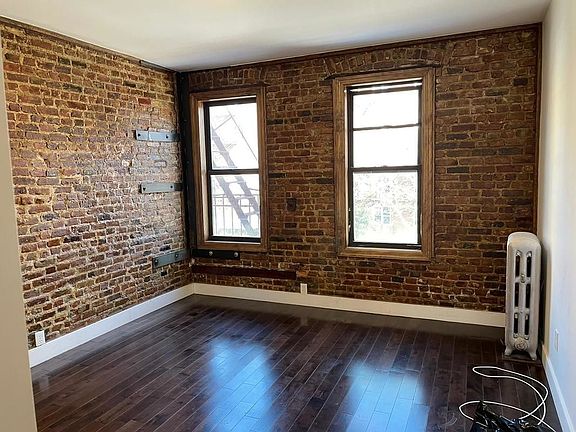 4th image of 2216 Ocean Ave #C1