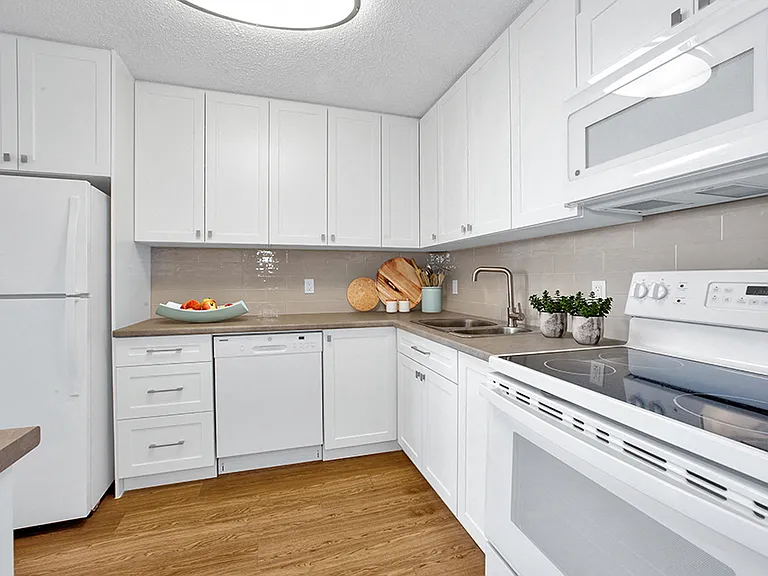 154 Sunset Dr — Photo 3