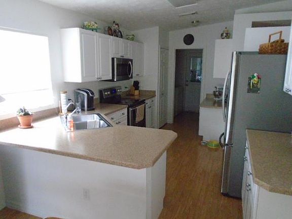 2nd image of 6102 Alexandria Cir