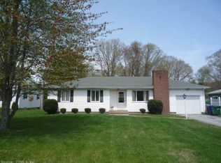 9 Maple Ct, Waterford, CT 06385
