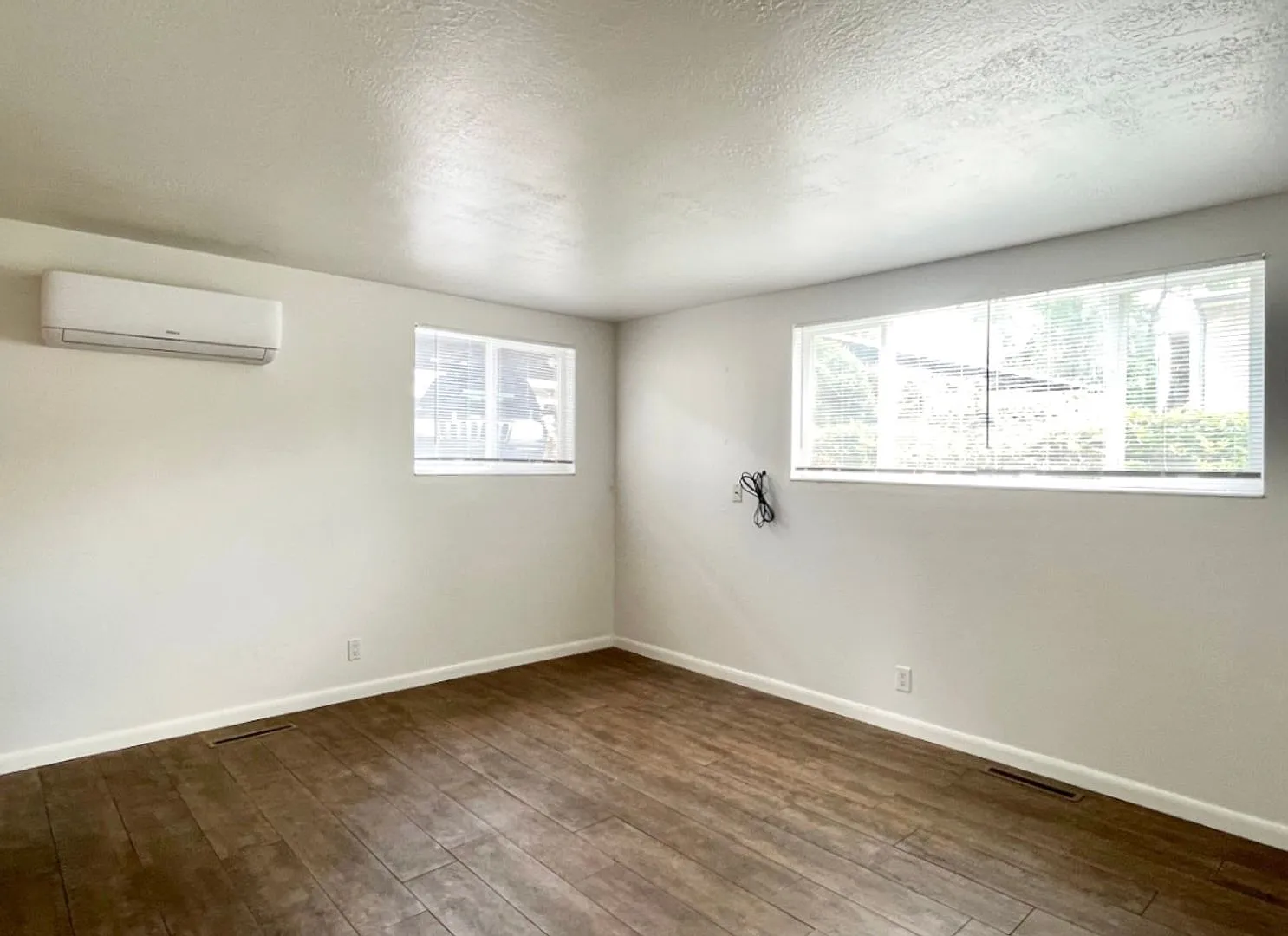 1355 S. 300 E. — Photo 3
