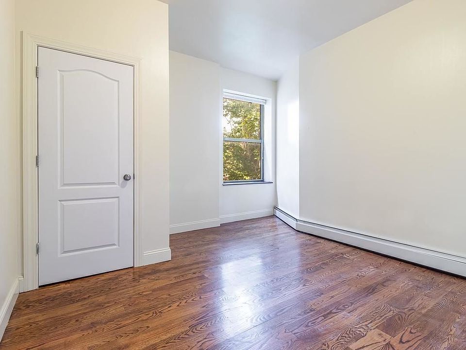 2nd image of 213 W 135th St APT 5-B