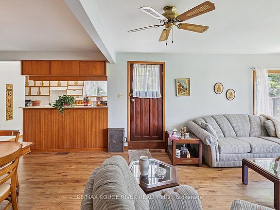 4th image of 739 Marble Point Rd