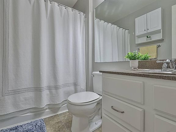4th image of 2177 Rolling Hills Dr