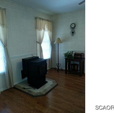 4th image of 29 John Andrews Dr