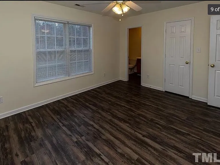 2128 Walnut Bluffs Ln — Photo 10