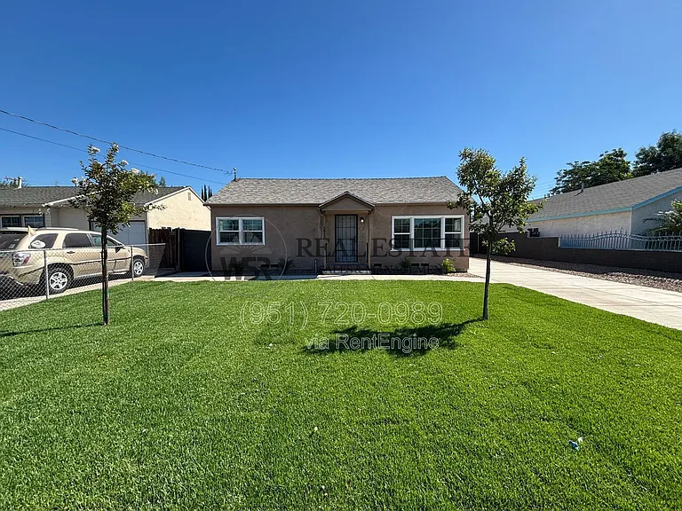 3845 Strong St — Photo 1