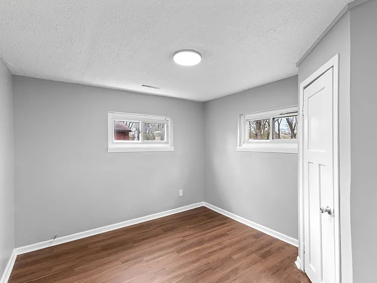 2707 Woodland Ave — Photo 5