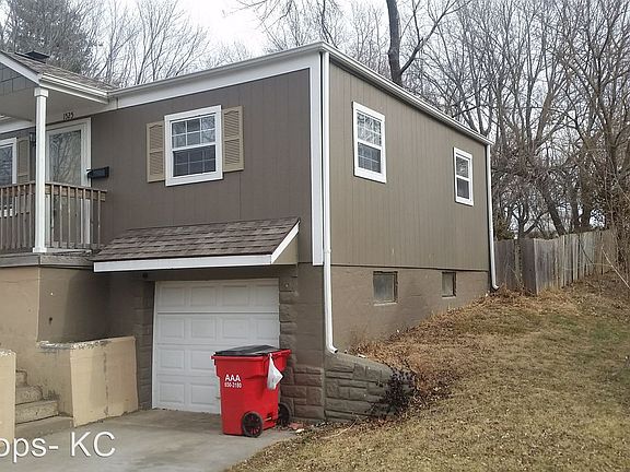 2nd image of 1525 N Pleasant St