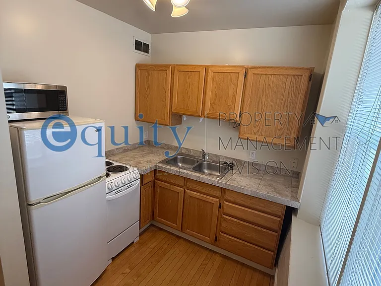 565 E 1st Ave #3 — Photo 3