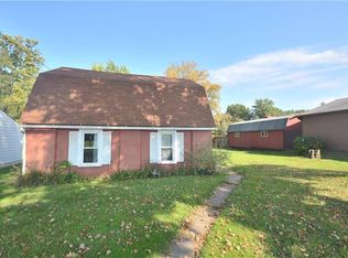 5066 Middletown Rd E, New Middletown, OH 44442
