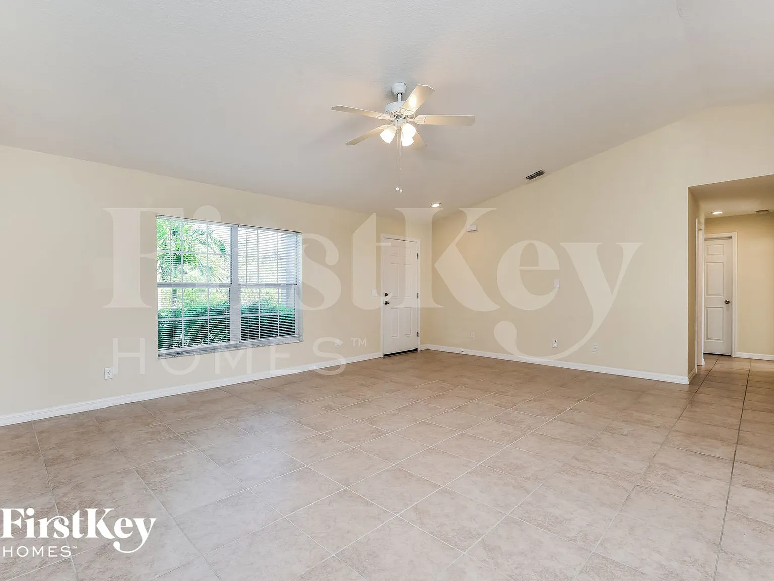 3 bed, 2.0 bath, 1612 sqft, $1,805 — Photo 4