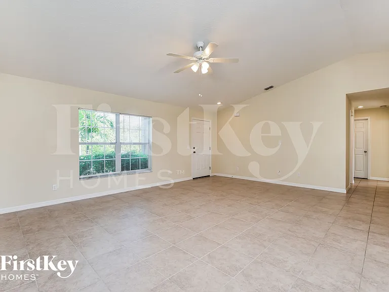 12201 Helios Ave — Photo 4