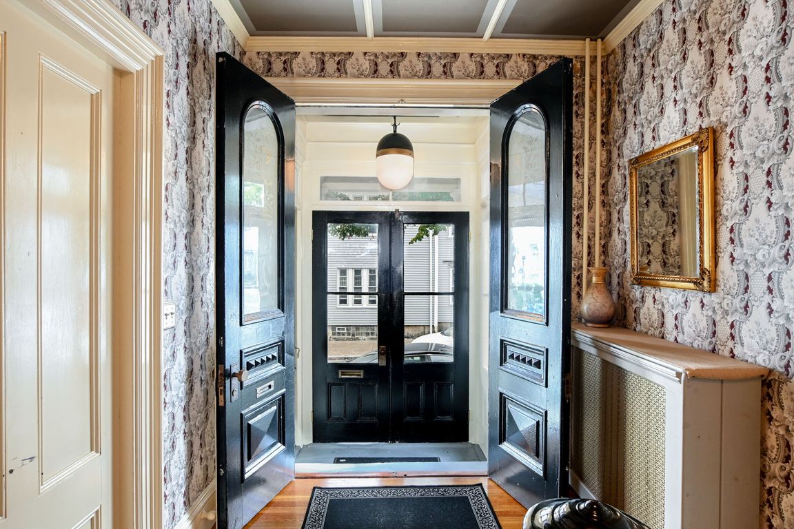 next background image