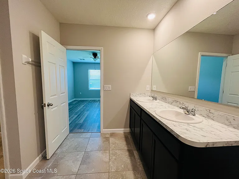420 Sorrento Dr — Photo 10