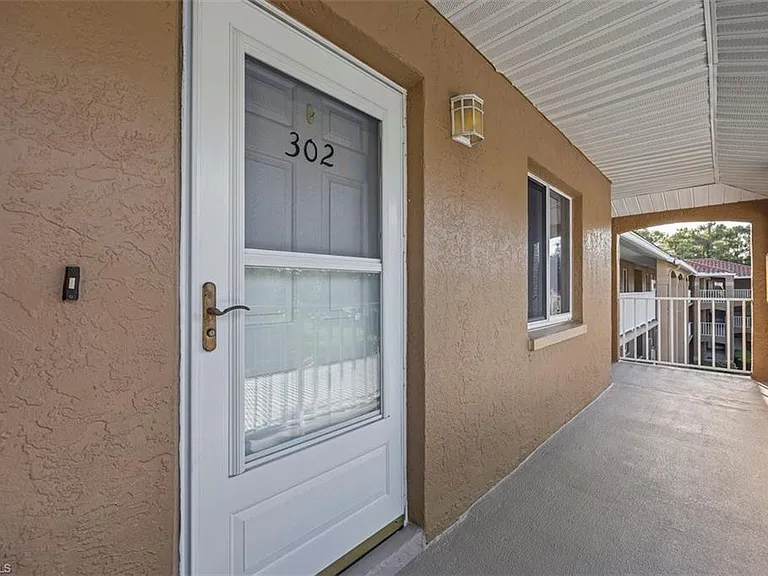 5975 Bloomfield Cir #C302 — Photo 2