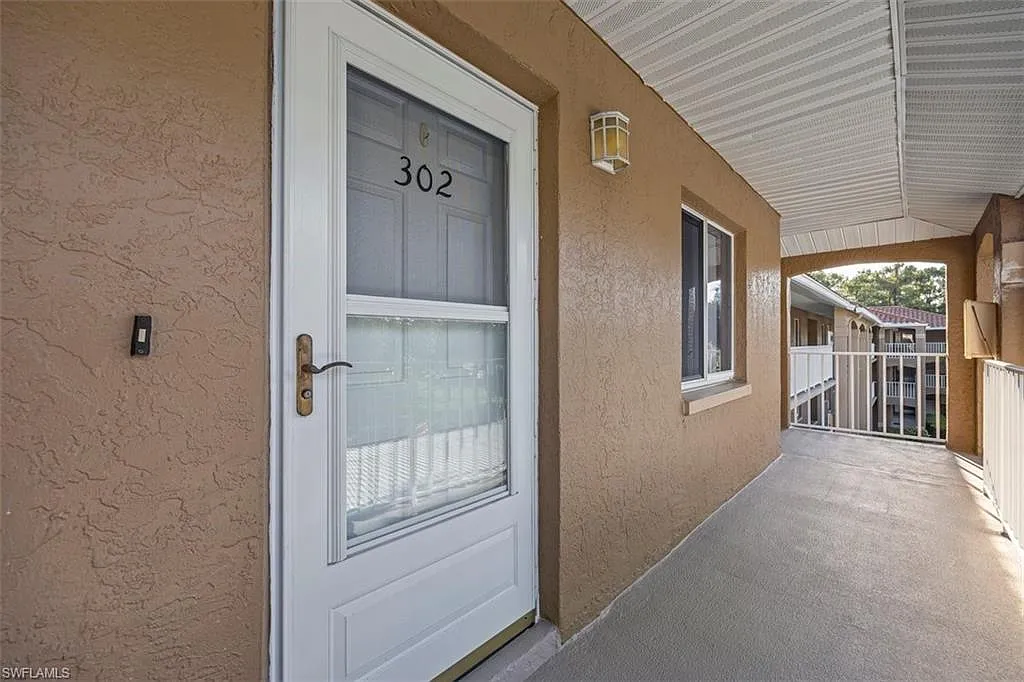 Building Photo - 5975 Bloomfield Cir #C302