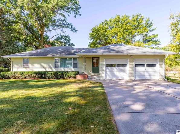 7614 N 58th St, Omaha, NE 68152