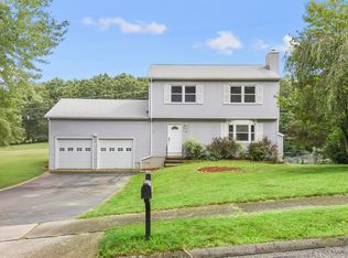 6 Elwood Ln, Norwich, CT 06360