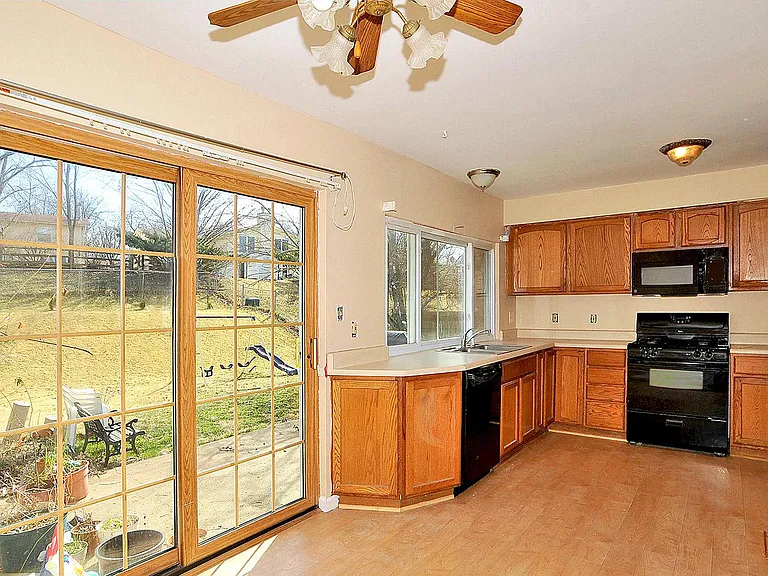 848 Village Brook Ct — Photo 9