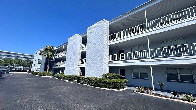 2 bed, 2.0 bath, 875 sqft, $2,495 — Photo 3
