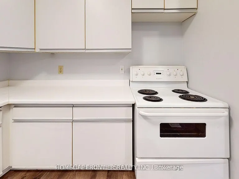 1450 Glen Abbey Gate #922 — Photo 5