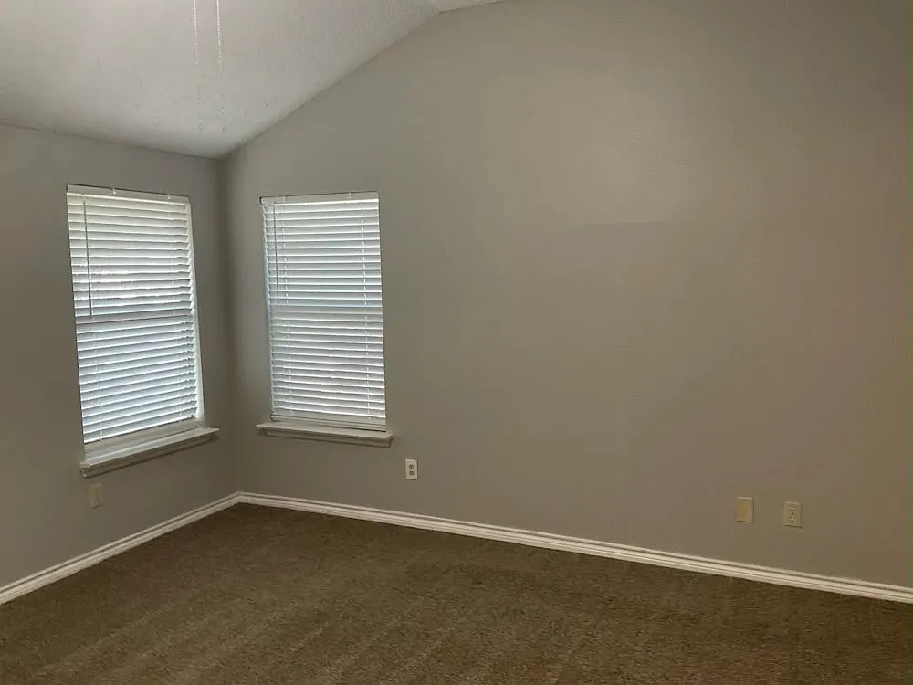 3 bed, 2.5 bath, 2122 sqft, $2,460 — Photo 3