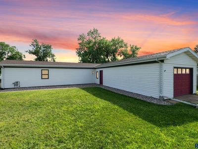 404 Best Point Dr, Madison, SD, 57042