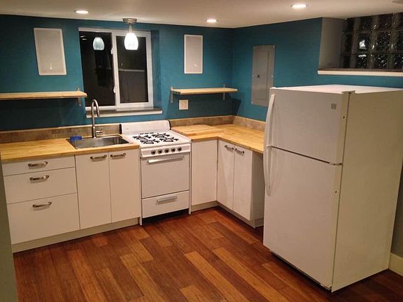 3rd image of 1549 Edmund Ave #2