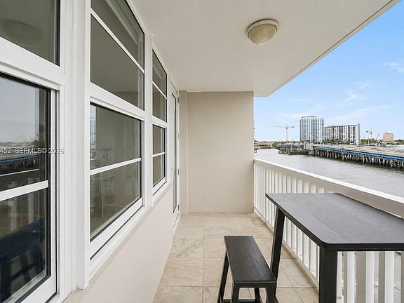2nd image of 2016 Bay Dr APT 504