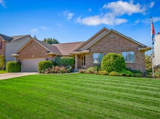 1238 Bristol Dr W, Sycamore, IL 60178