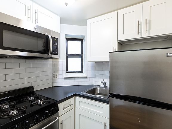 4th image of 305 E 94th St APT 3E