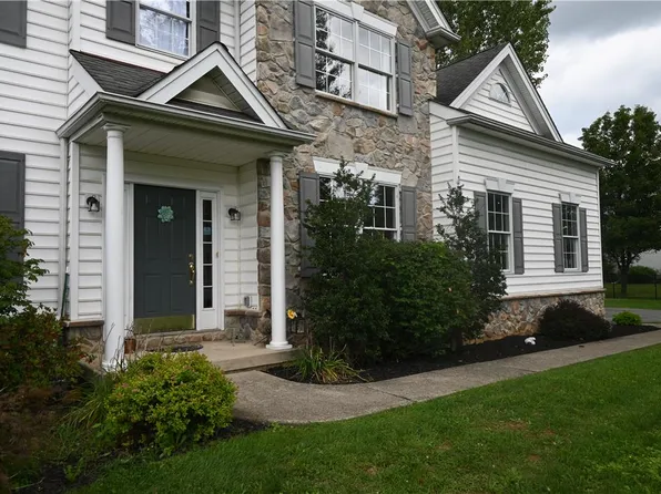 3829 E Hopewell Rd, Center Valley, PA 18034