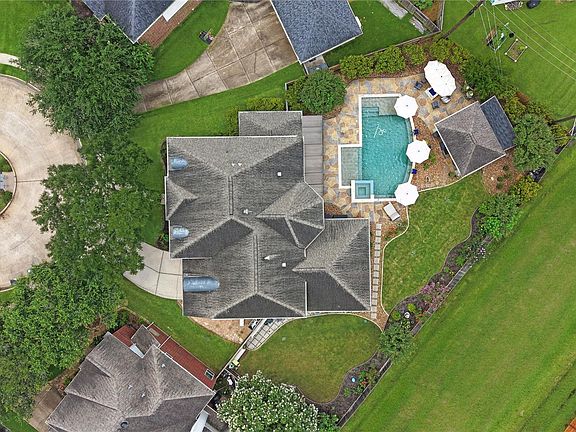 3rd image of 8603 Magnolia Forest Dr