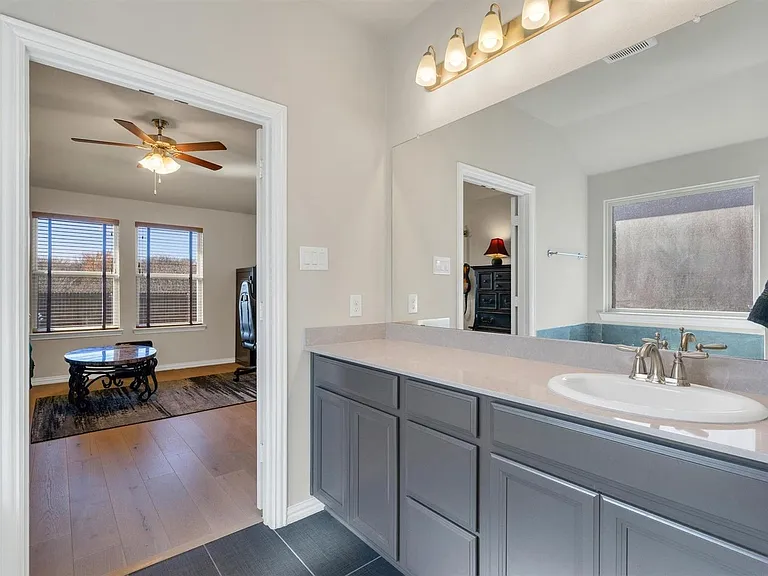 2310 Bellewood Ct — Photo 15