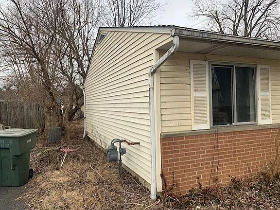 3rd image of 1623 Dundee Pl
