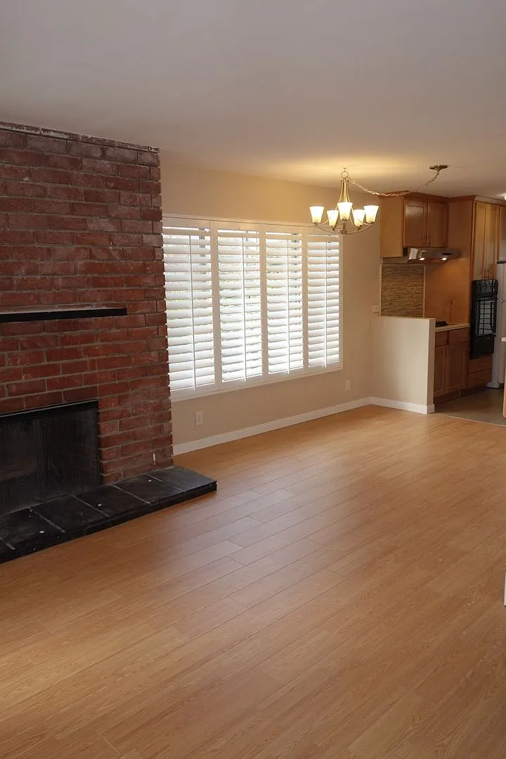 3656 Clarington Avenue — Photo 1