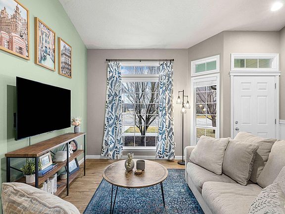 2nd image of 5201 N Toscana Ave