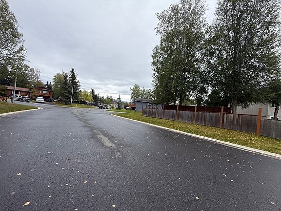 5th image of 4250 Edinburgh Dr