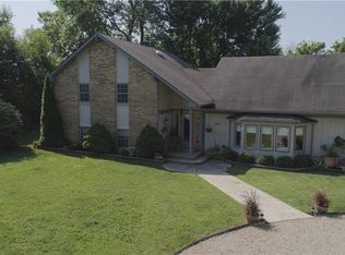 1487 E Cedar Thorn Dr, Shelbyville, IN 46176