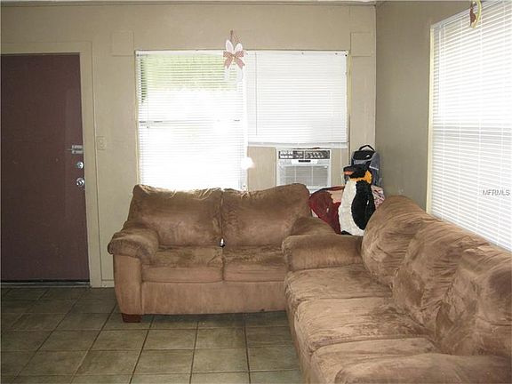 4th image of 3024 Pershing Ave