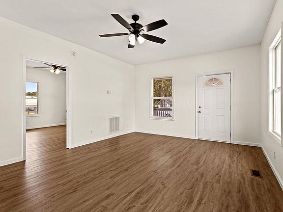4th image of 101 Gordon St