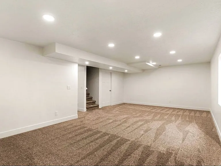 849 N 210 W — Photo 14