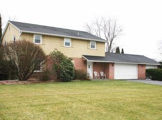 12 Pinewood Ave, Lititz, PA 17543