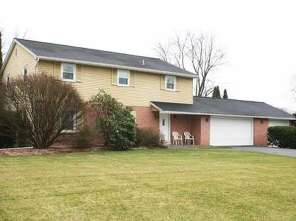 12 Pinewood Ave, Lititz, PA 17543
