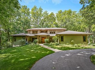 39W261 Silver Glen Rd, Saint Charles, IL 60175